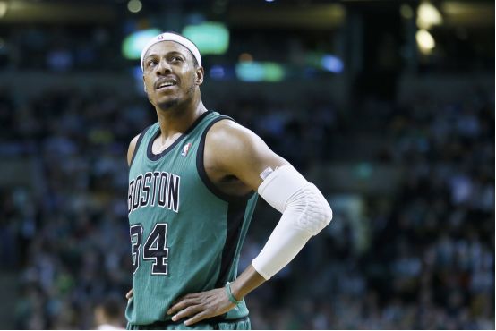 她的坚韧不 她的坚韧不