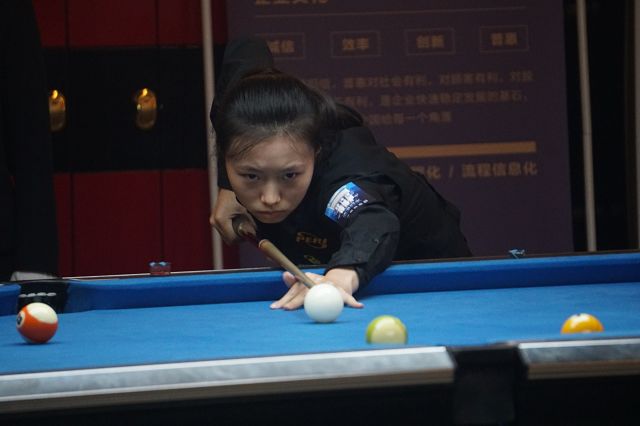 虽然面对着 虽然面对着